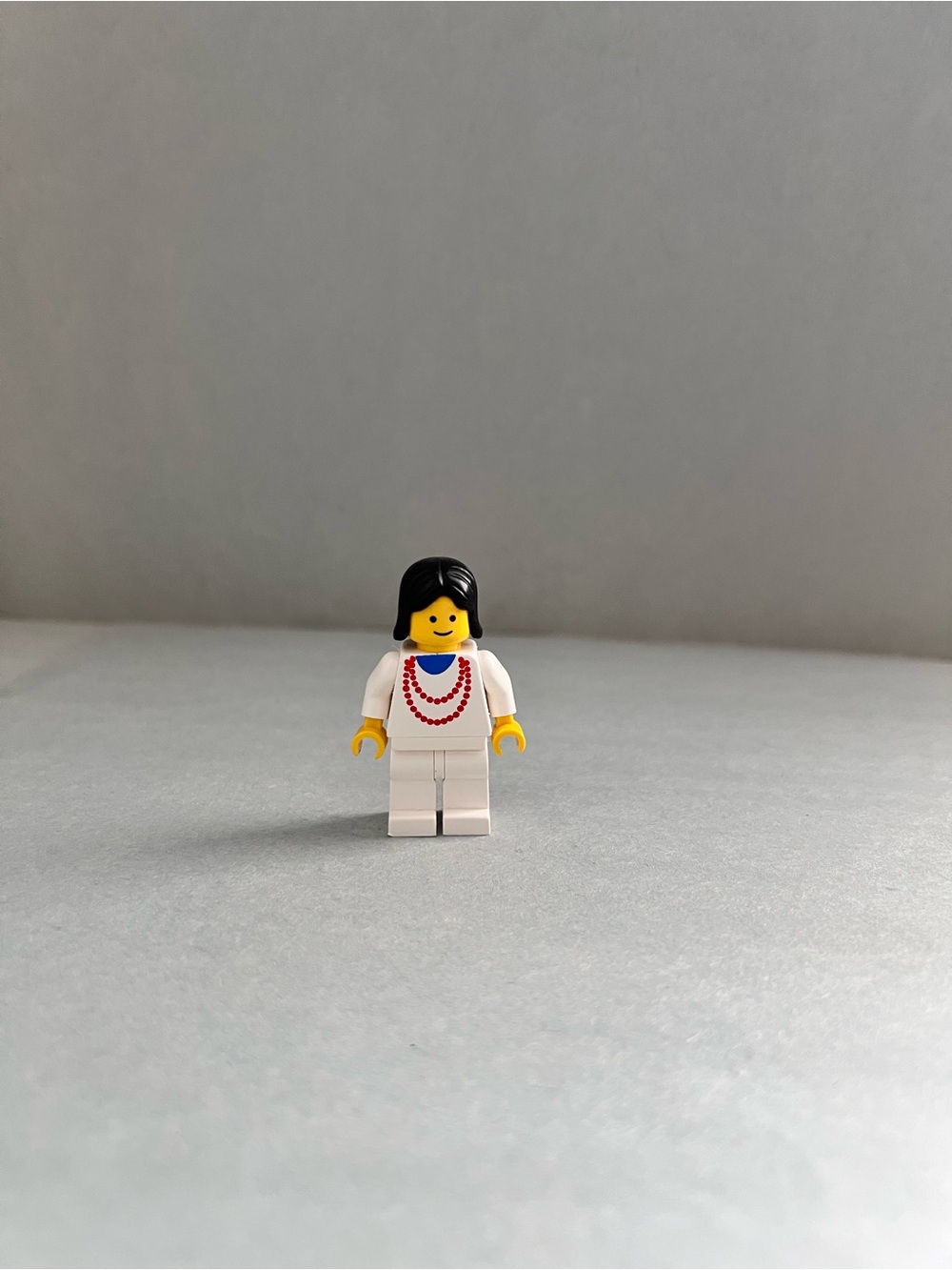 LEGO Town Bank Female with Red Necklace Minifigure